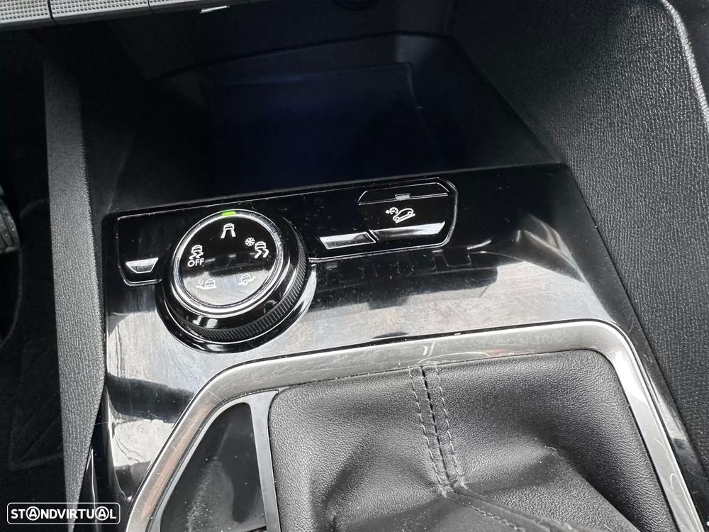 Peugeot 3008 PureTech 130 Stop & Start GPF Allure Pack - 37