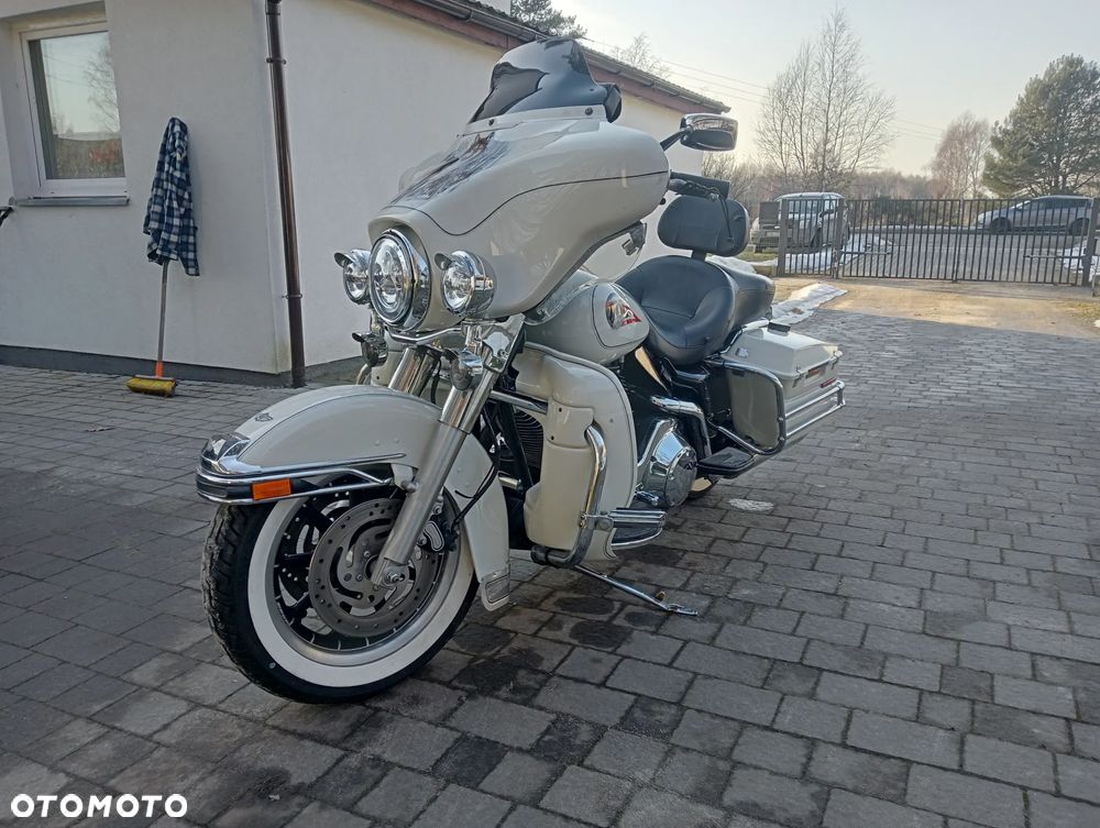 Harley-Davidson FLHT Electra Glide Standard - 20