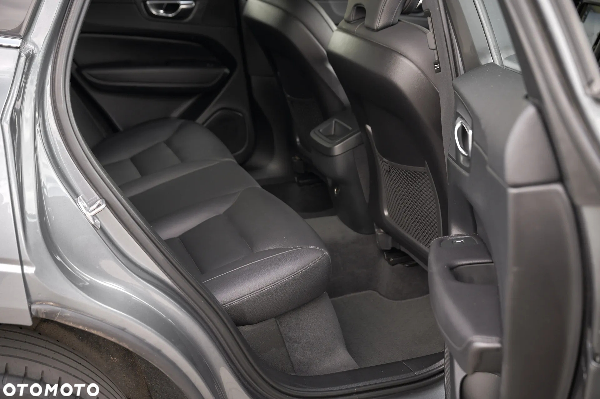 Volvo XC 60 D3 Momentum Pro - 31