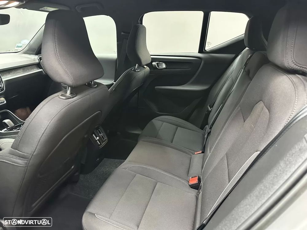 Volvo XC 40 Recharge Core - 12