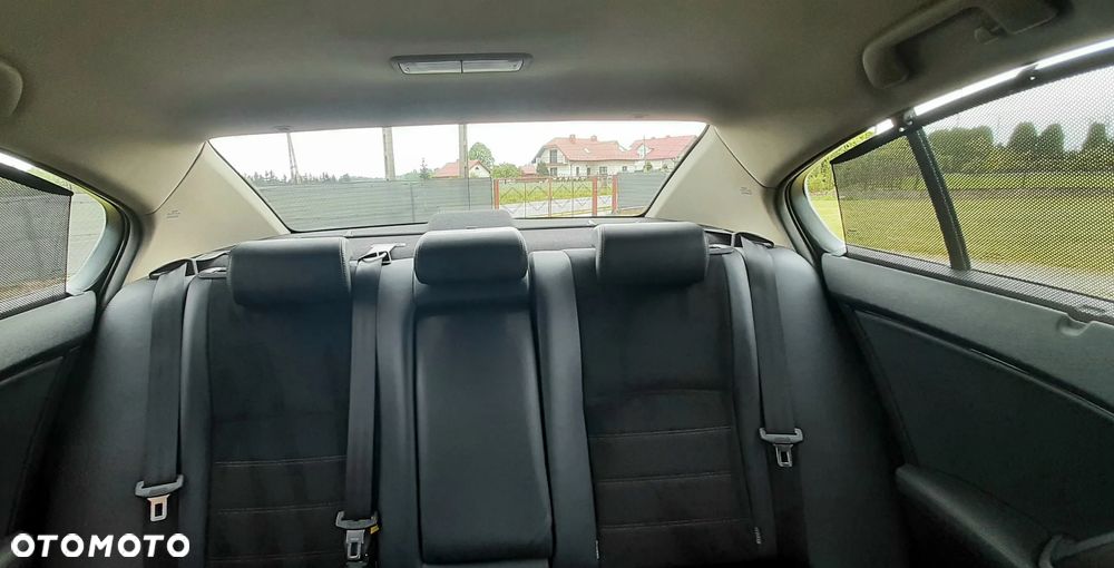 Toyota Avensis 1.8 Sol plus - 9