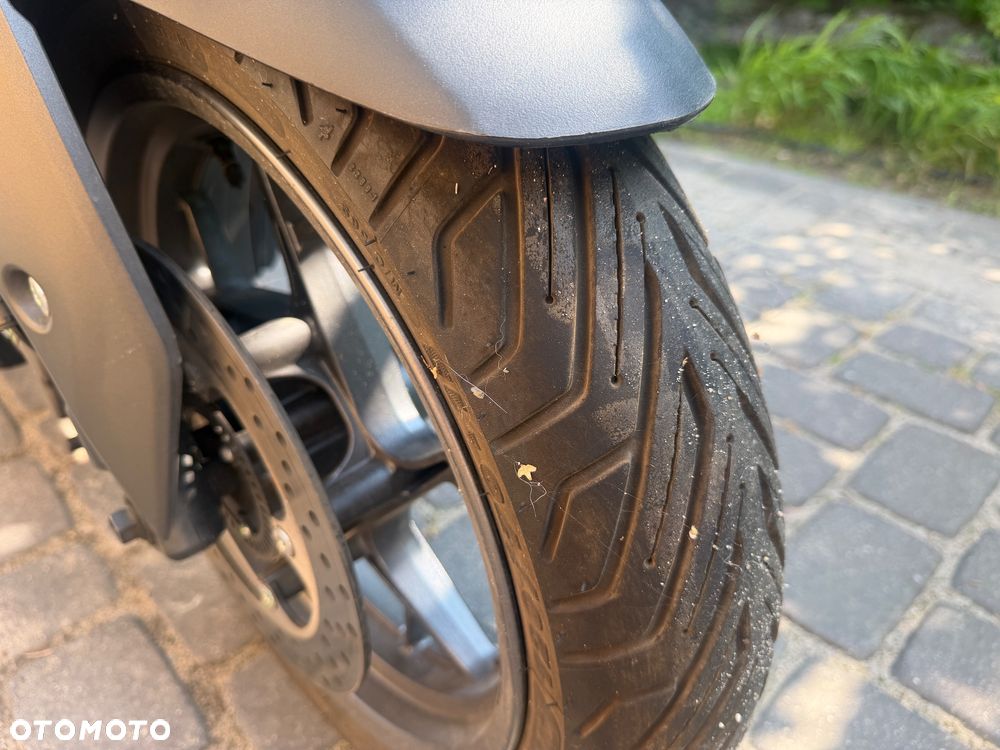 Yamaha X-max - 22