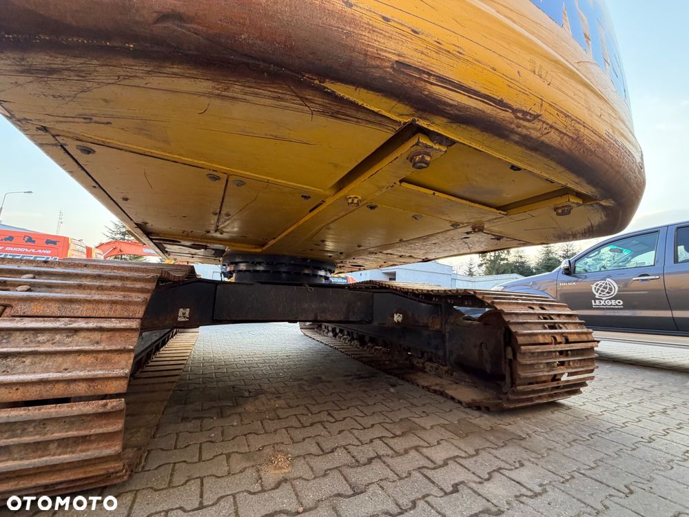 Komatsu PC240LC-11 - 35