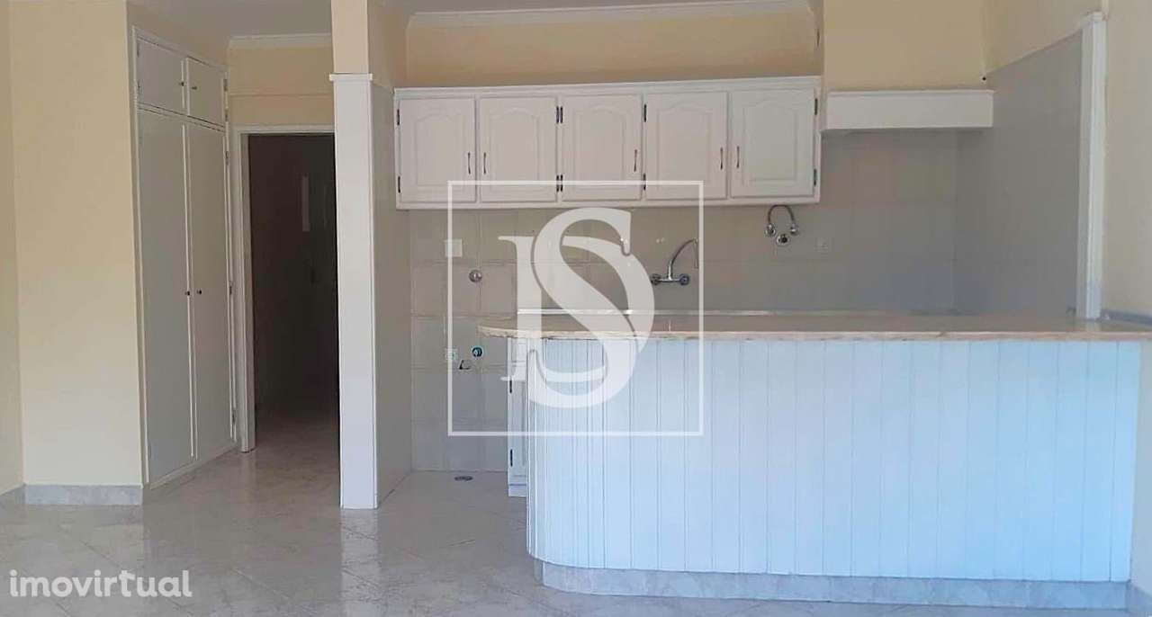Apartamento T1 c/ garagem junto à praia de Magoito, Sintra - Grande imagem: 2/22