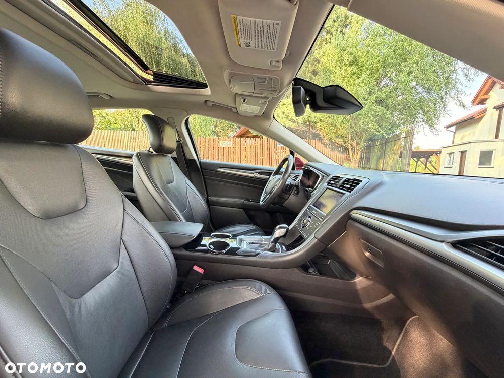 Ford Fusion 2.0 EcoBoost Titanium - 26