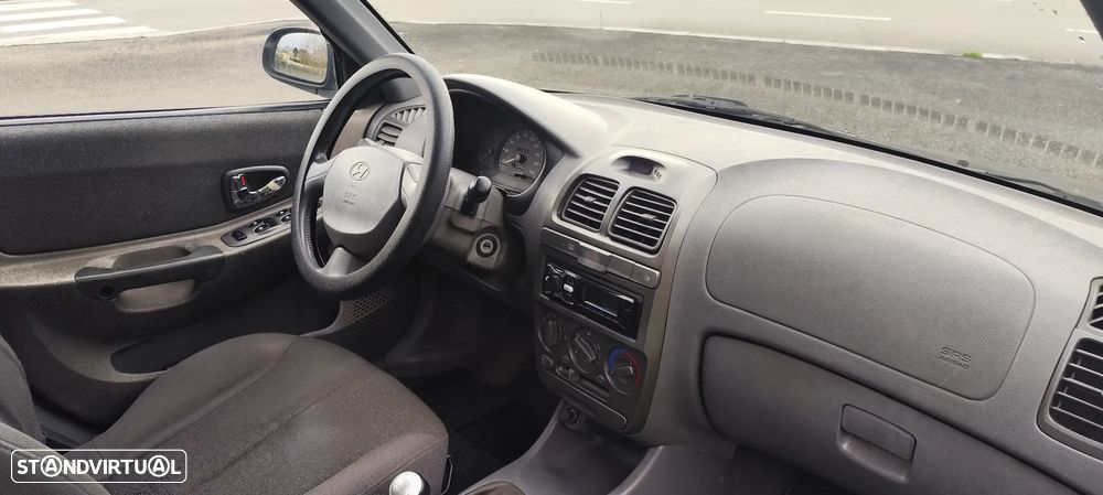 Hyundai Accent 1.3 GLS - 15