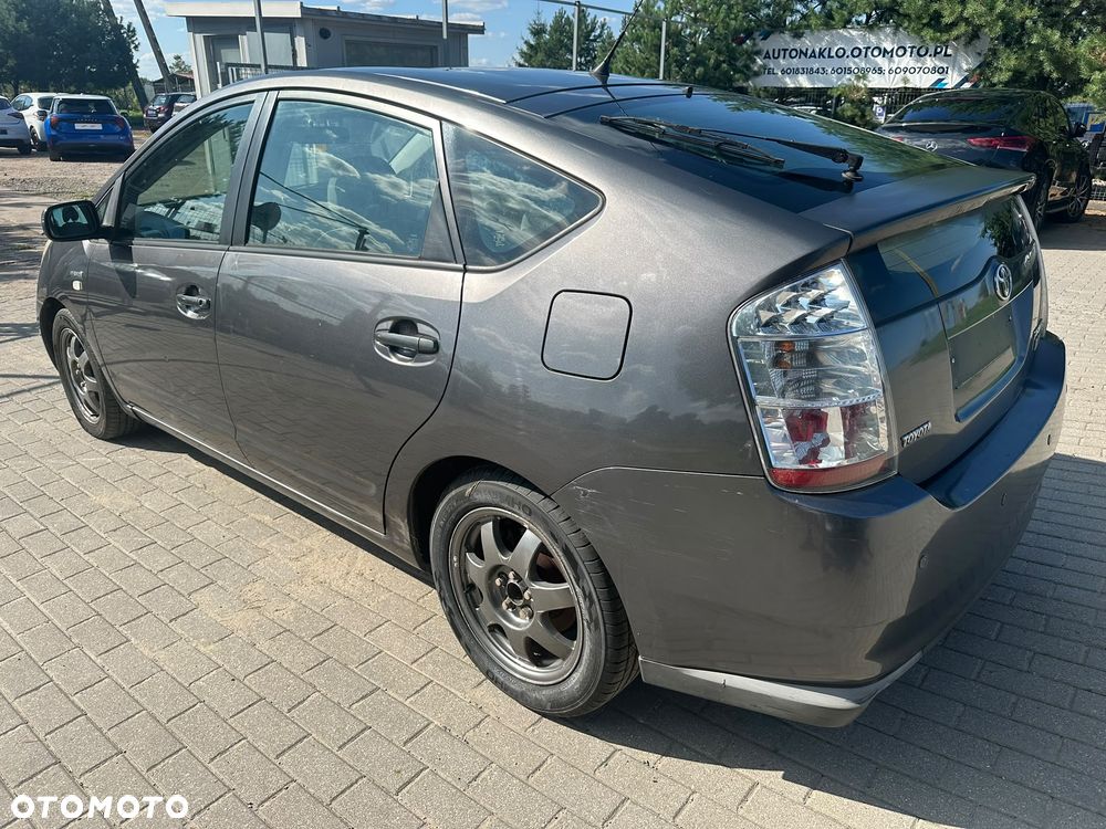 Toyota Prius - 2