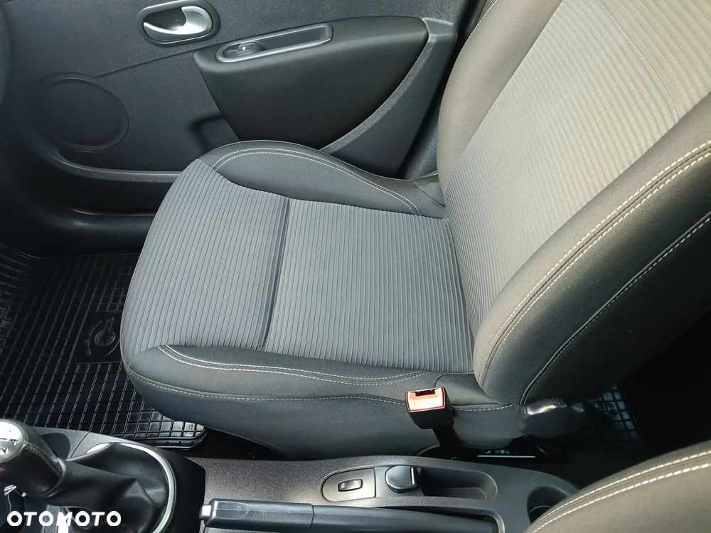 Renault Clio - 20