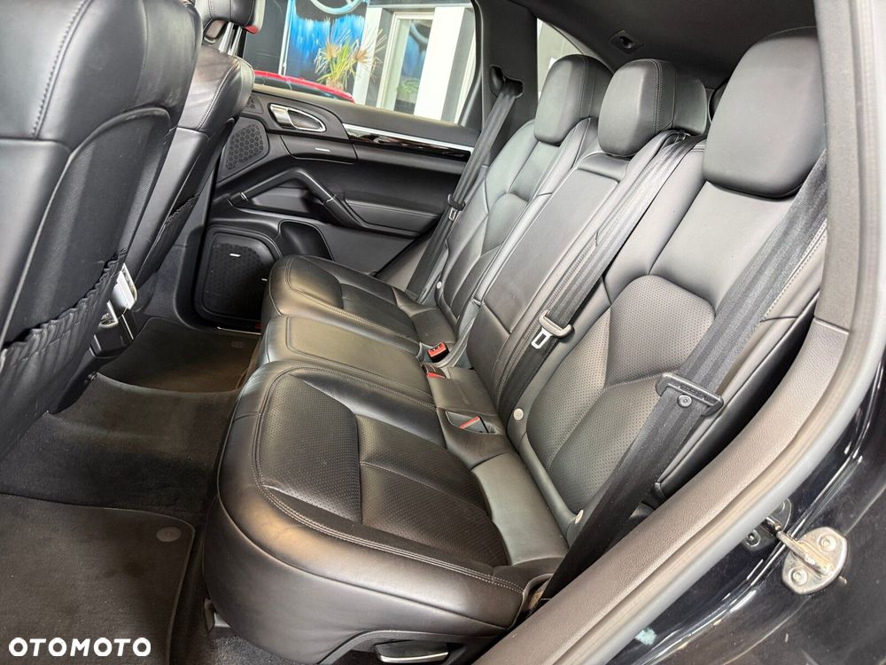 Porsche Cayenne - 12