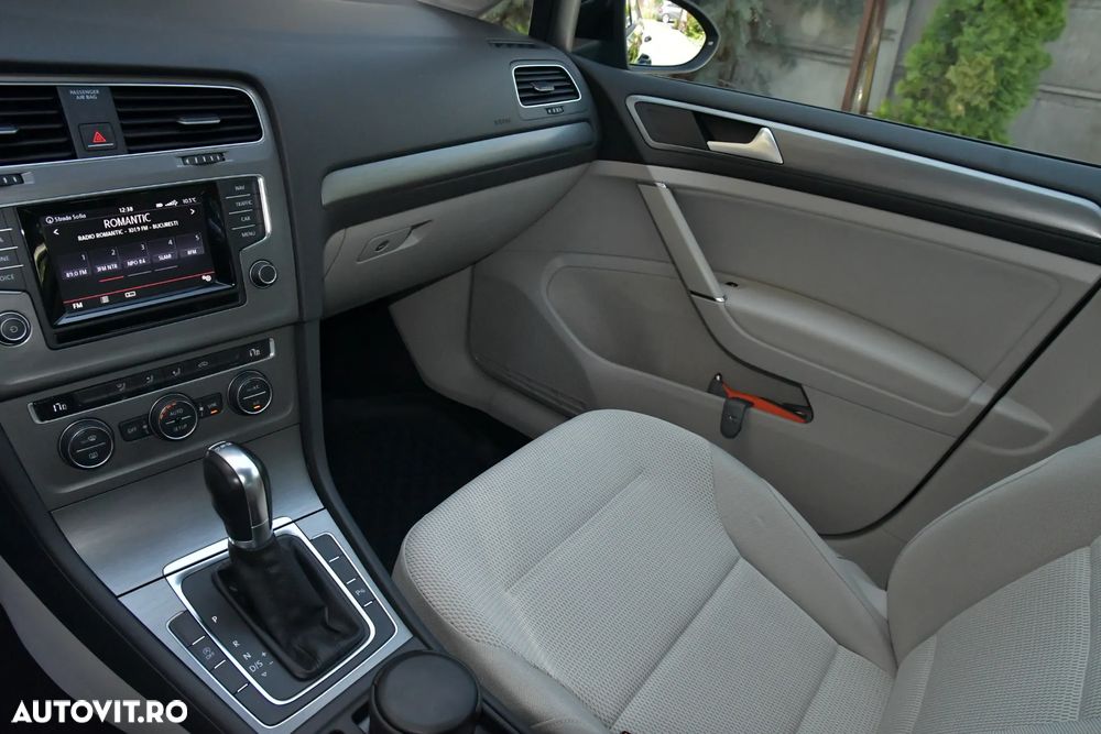 Volkswagen Golf 1.6 TDI BlueMotion Technology DSG Comfortline - 23