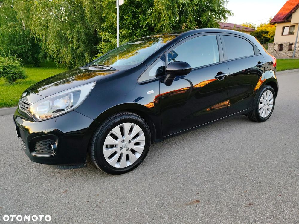 Kia Rio 1.4 Fifa World Cup Edition - 12