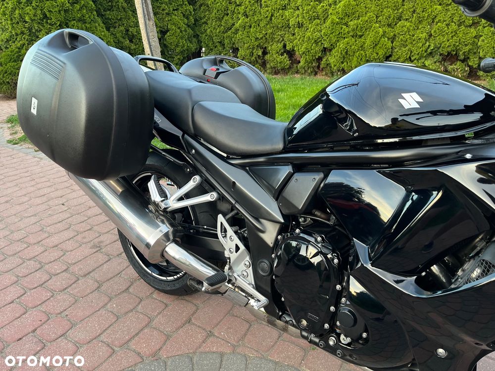 Suzuki GSX - 16