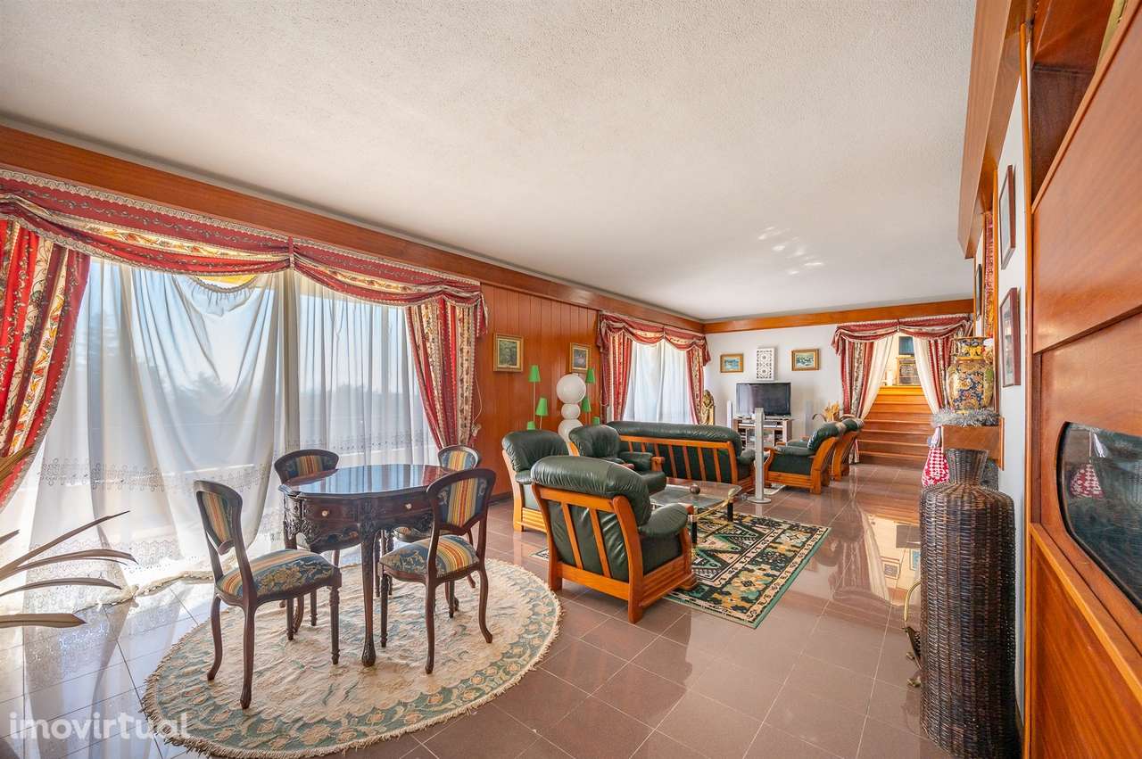 Moradia 10 assoalhadas com vista deslumbrante de Mar e de Serra. - Grande imagem: 5/42