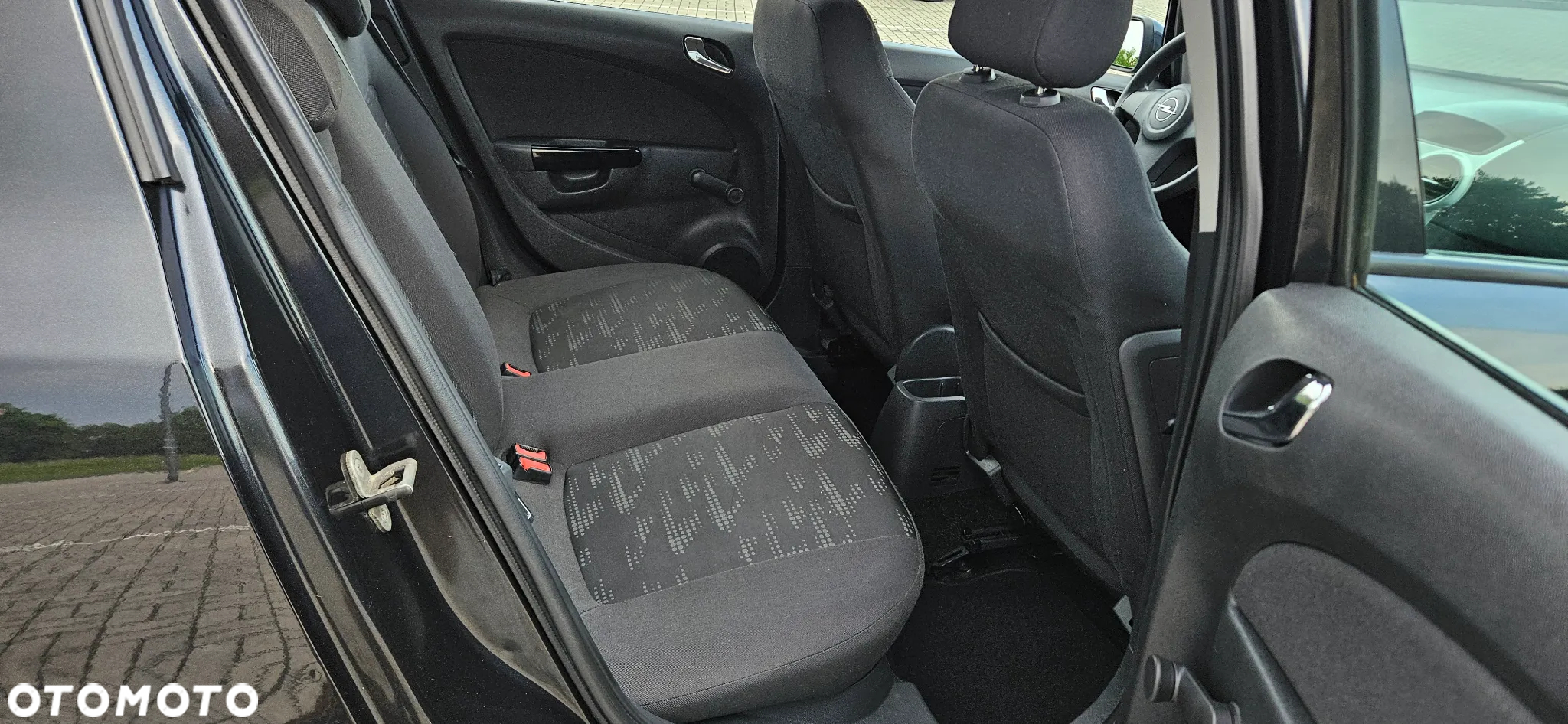 Opel Corsa 1.4 16V Active - 12