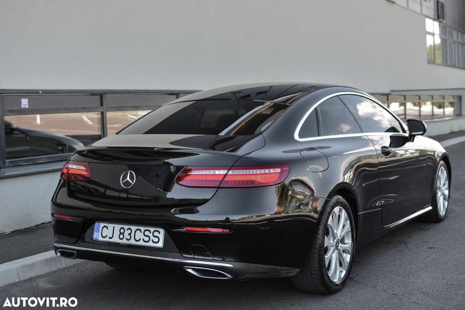 Mercedes-Benz E 220 d Coupe 9G-TRONIC Avantgarde - 21