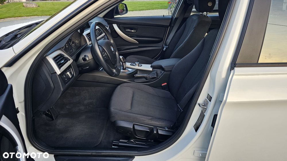 BMW Seria 3 - 16
