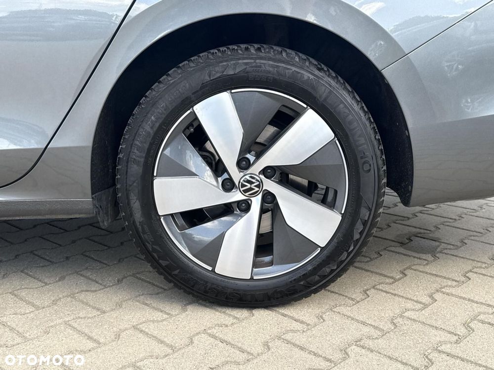Volkswagen Passat - 26