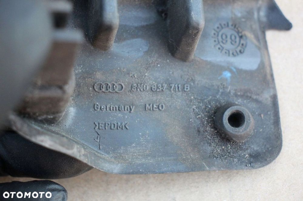 Osłona gumowa guma drzwi AUDI TT 8N 8N0837711B LEWA - 3