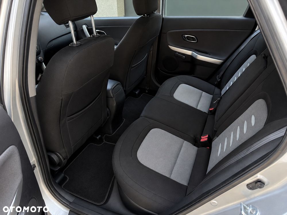 Kia Ceed 1.6 GDI Business Line - 32