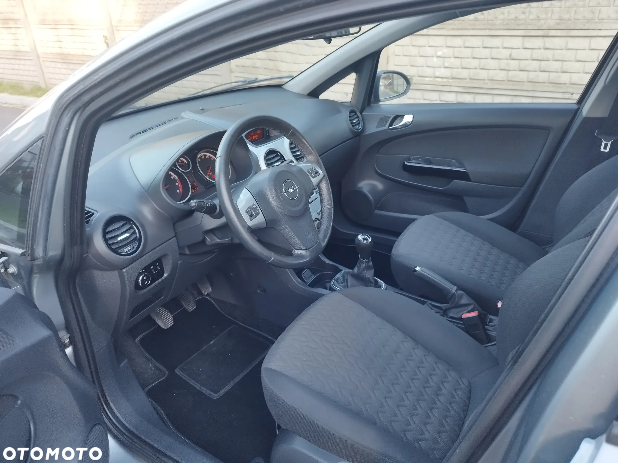 Opel Corsa 1.2 16V Color Edition - 11