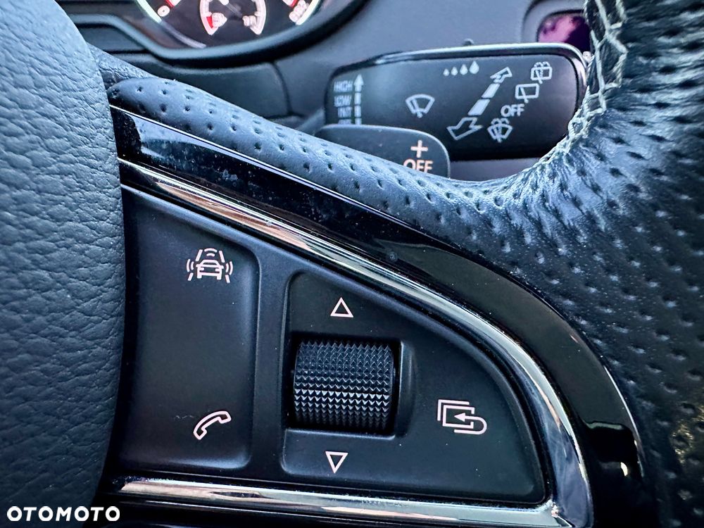 Skoda Octavia Combi 2.0 TDI DSG RS - 29