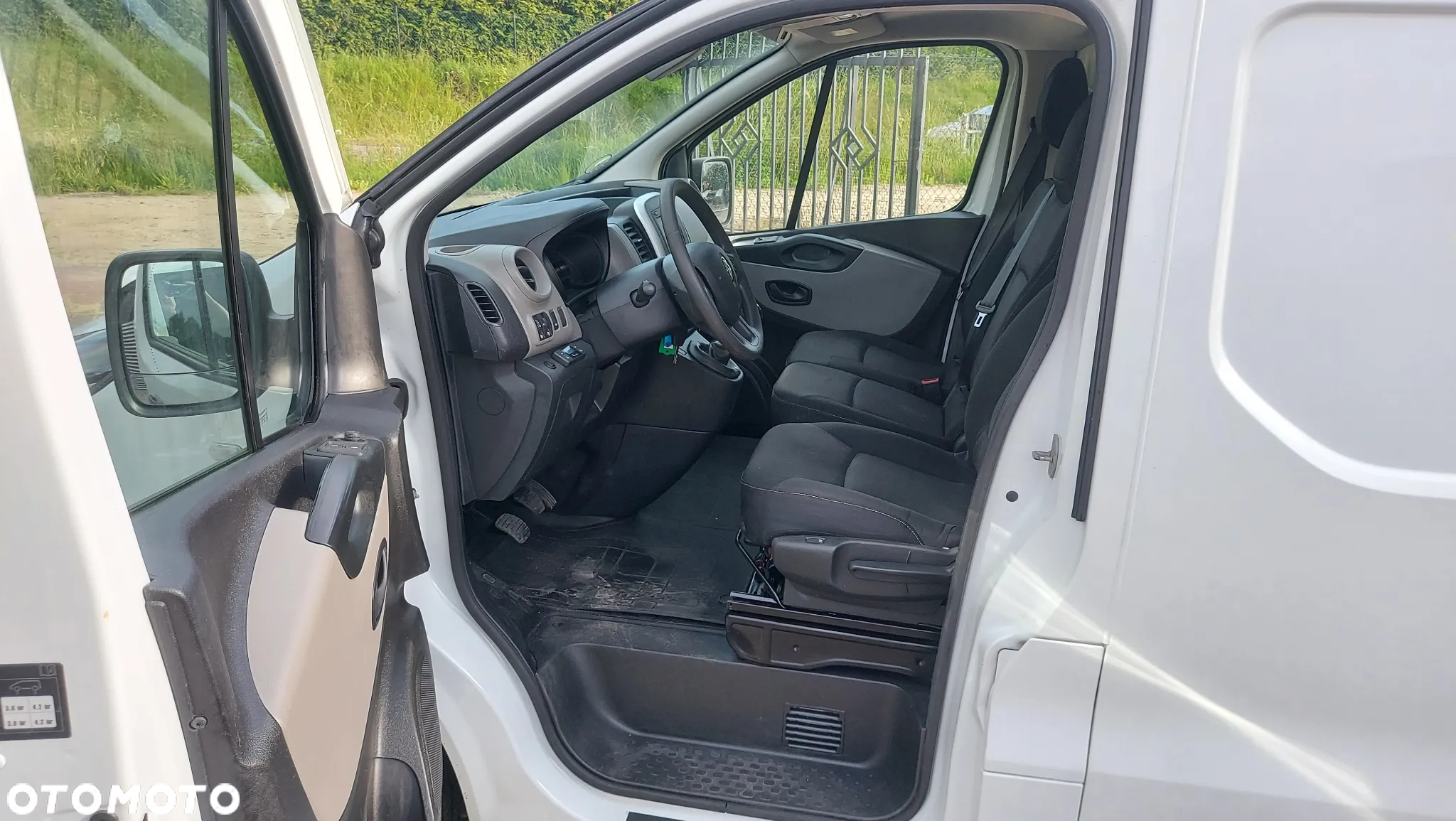 Renault Trafic - 22