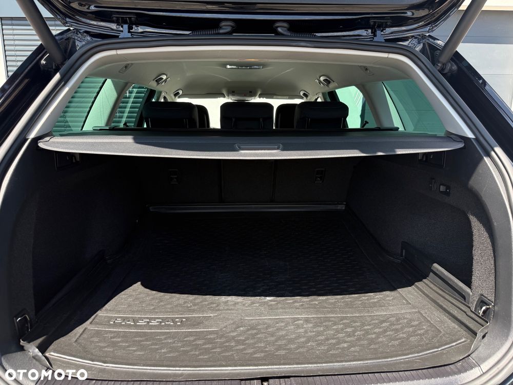 Volkswagen Passat 2.0 TDI SCR DSG Business - 37