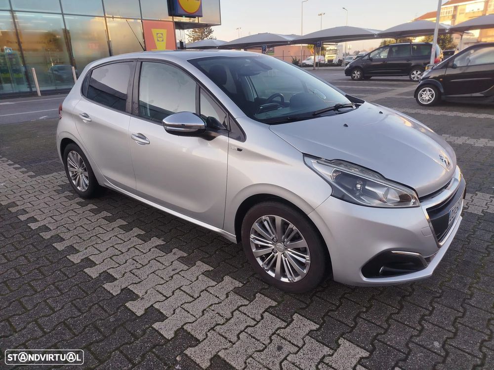 Peugeot 208 1.2 PureTech Style - 1