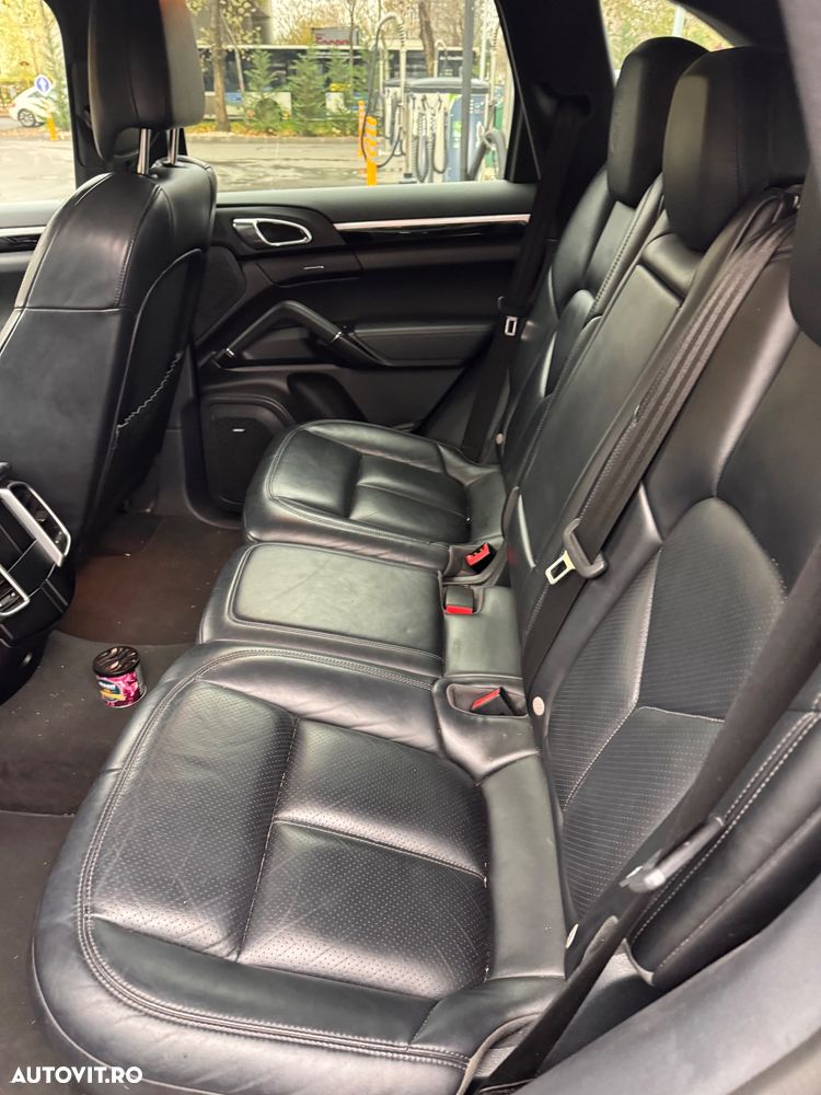 Porsche Cayenne 3.0 L - 5