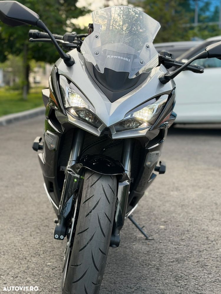 Kawasaki 1000SX - 2