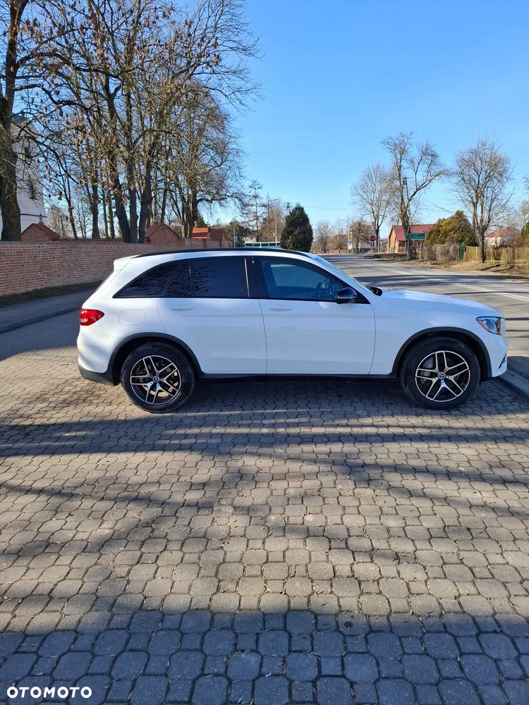 Mercedes-Benz GLC 300 4Matic 9G-TRONIC - 9