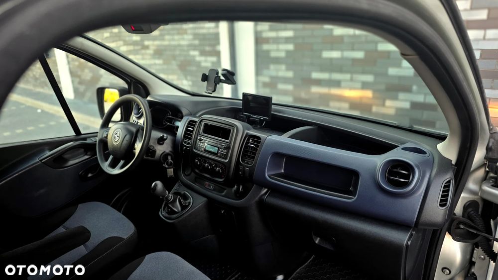 Opel Vivaro - 10