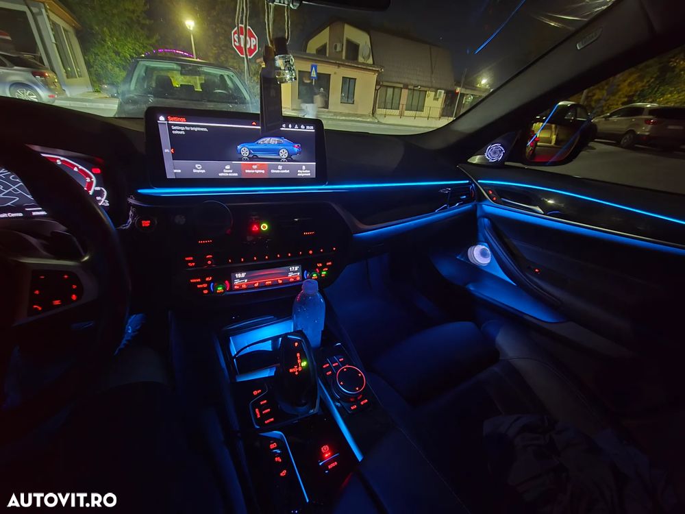 BMW Seria 5 530e Aut. M Sport Edition - 36