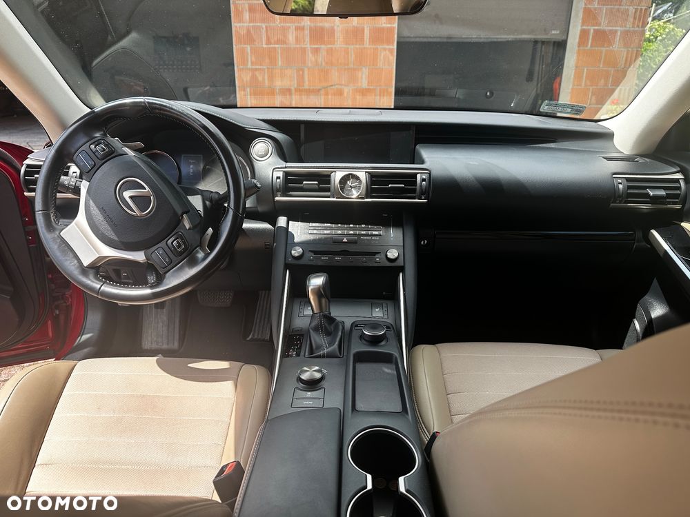 Lexus IS 200t Elegance - 12