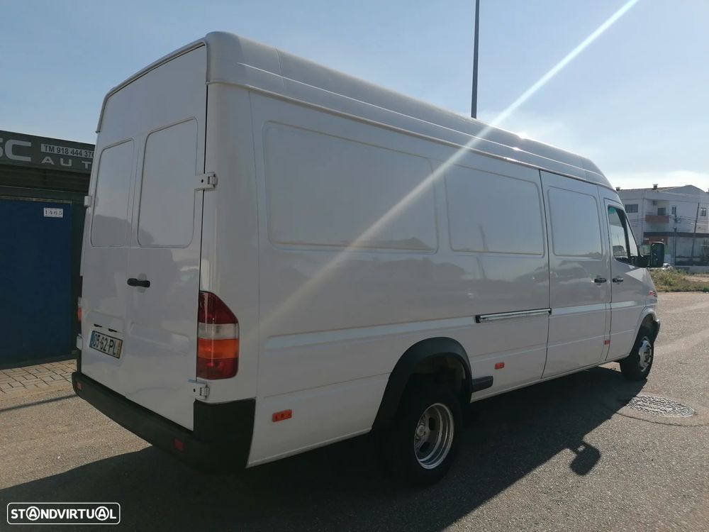 Mercedes-Benz Sprinter - 4