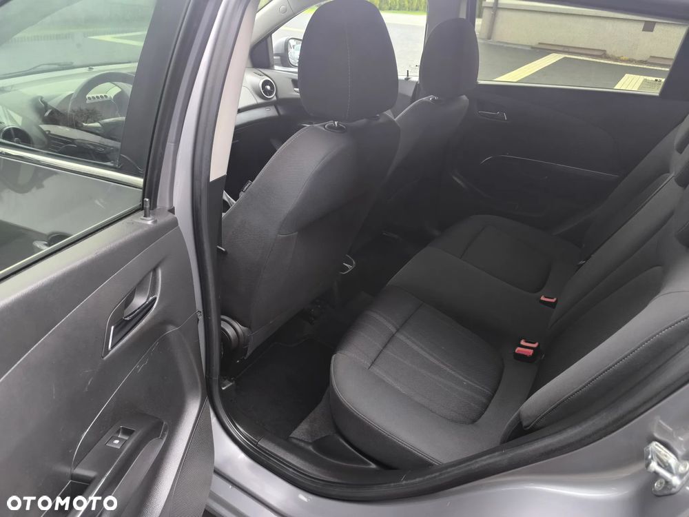 Chevrolet Aveo 1.3 LTZ - 11