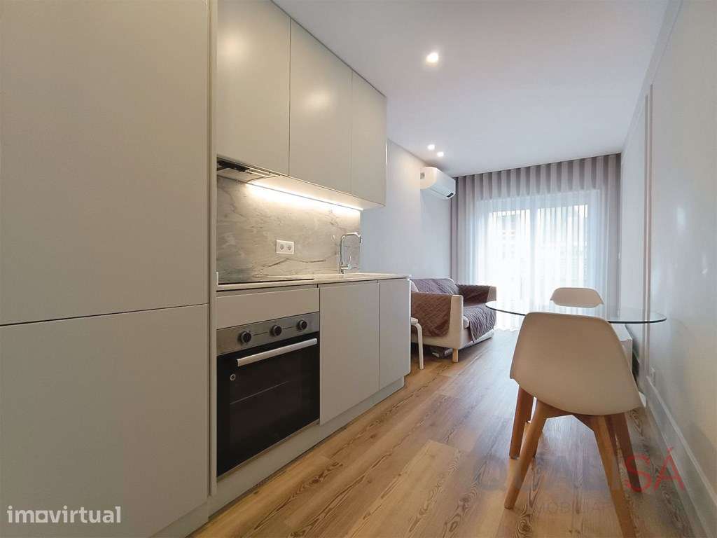 Apartamento T1 semi novo, equipado e mobilado no centro histórico d... - Grande imagem: 2/20