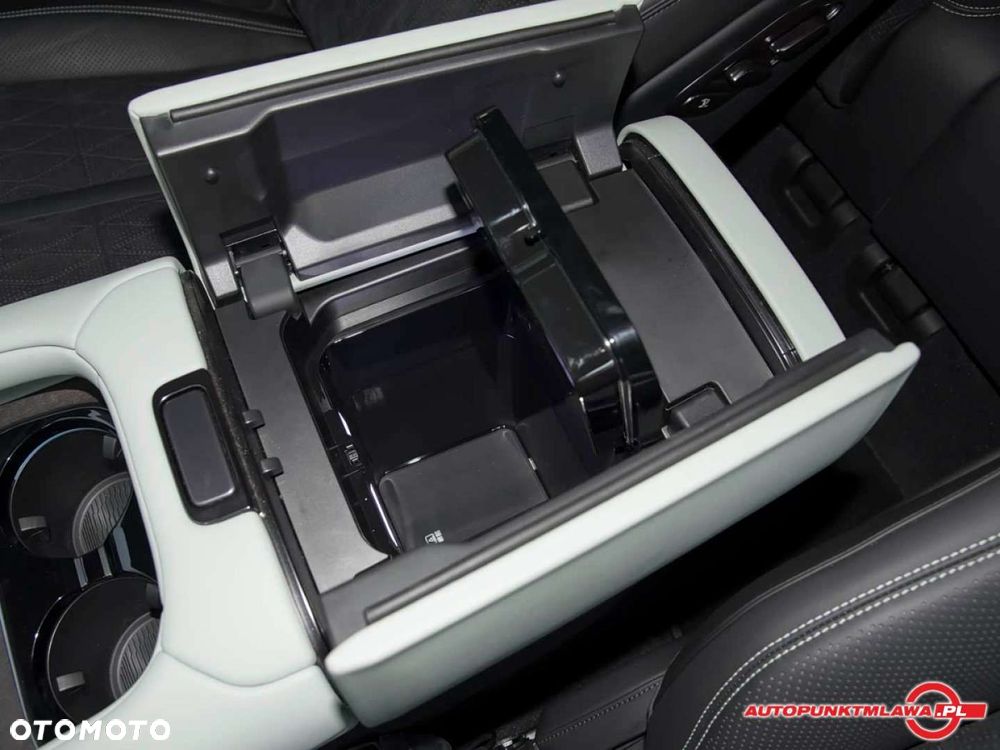 BYD Yangwang U8 - 16