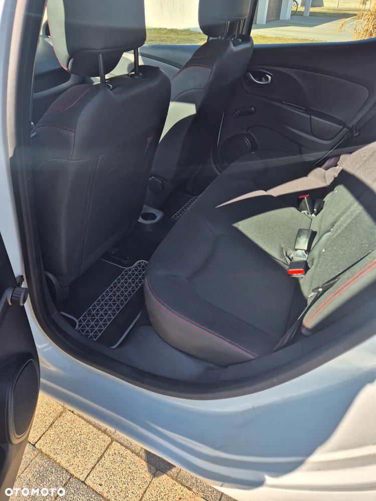 Renault Clio 1.2 16V Limited EU6 - 10