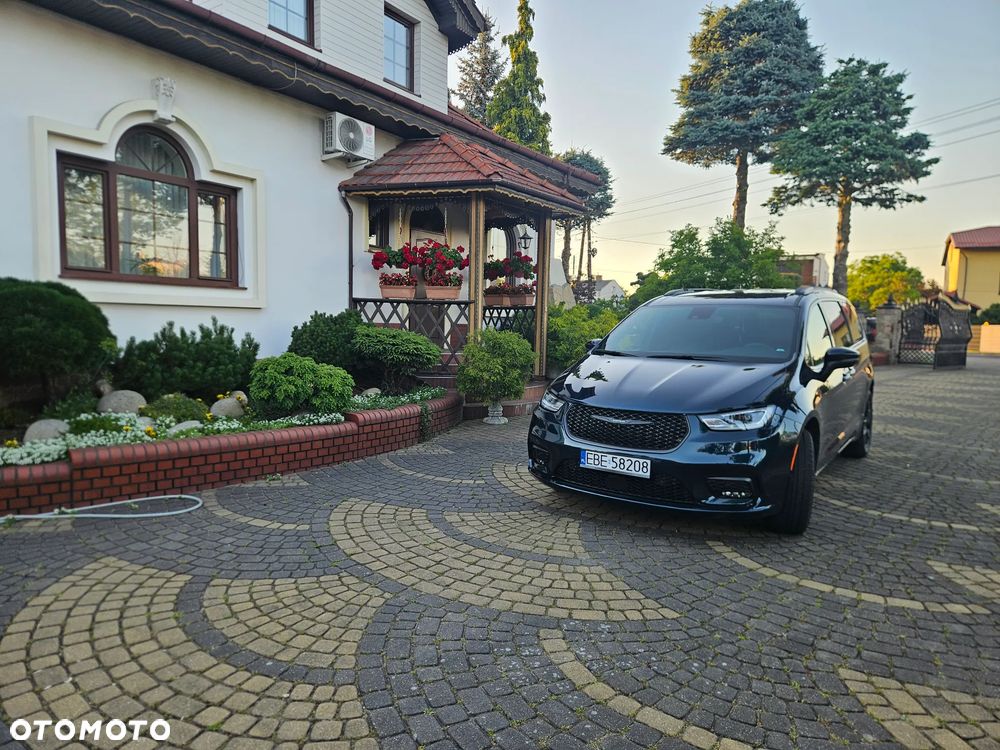 Chrysler Pacifica - 3
