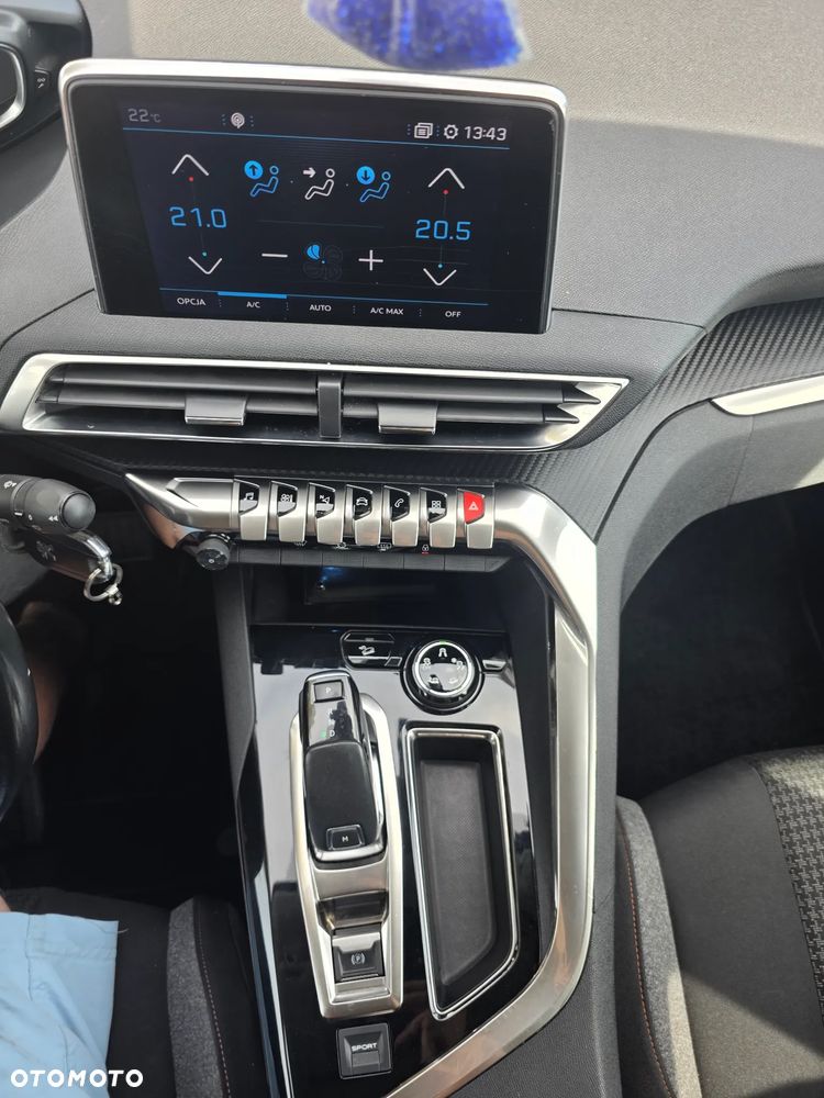 Peugeot 3008 1.6 BlueHDi Allure S&S EAT6 - 24