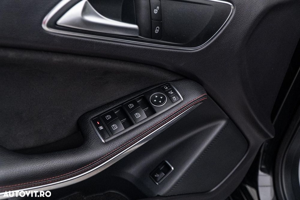 Mercedes-Benz GLA 180 7G-DCT AMG Line - 25