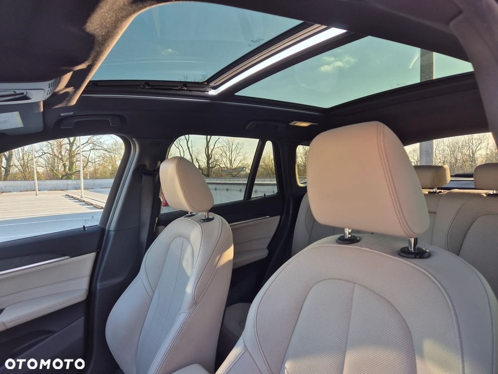 BMW X1 xDrive25i xLine - 11
