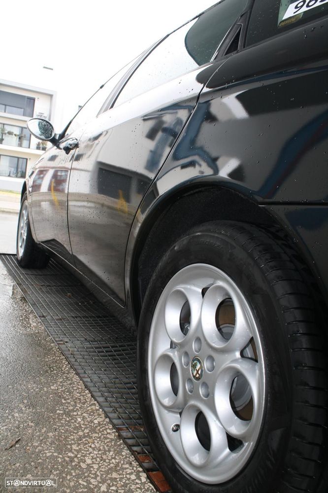 Alfa Romeo 156 1.9 JTD - 38
