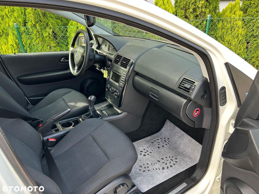 Mercedes-Benz Klasa A 160 BlueEFFICIENCY - 19