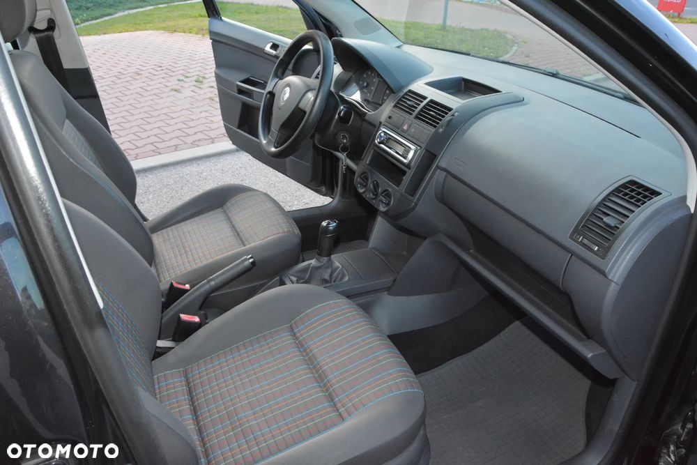 Volkswagen Polo 1.4 16V Trendline - 18