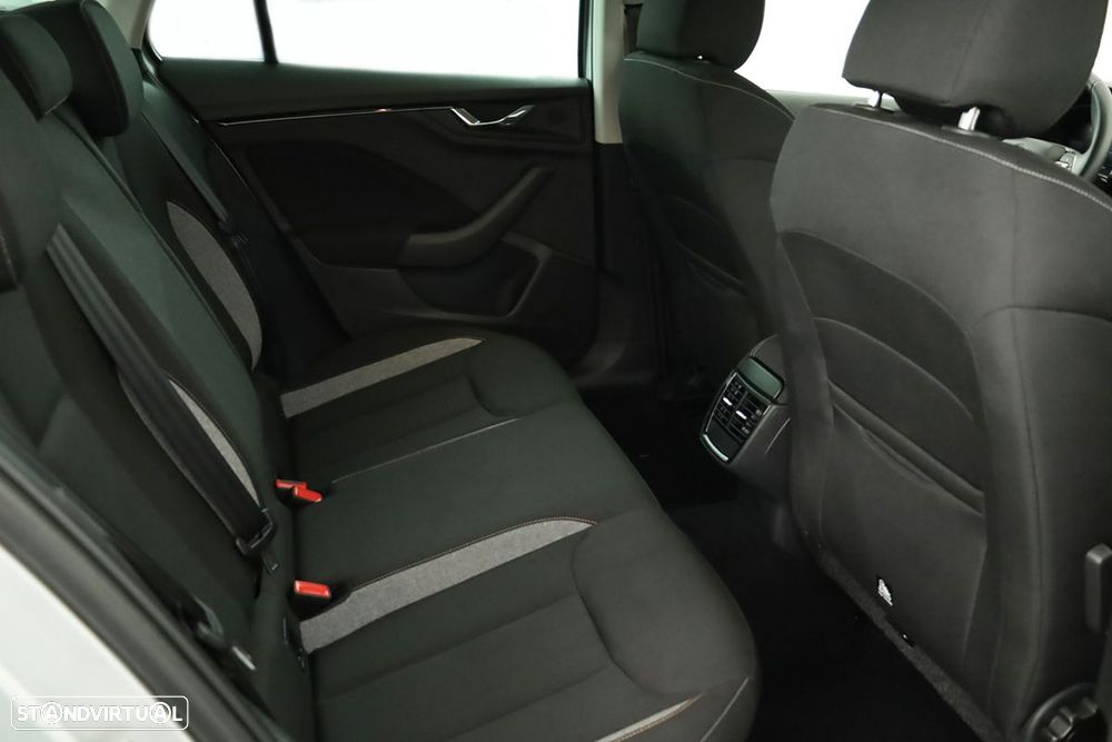 Skoda Kamiq 1.0 TSI DSG - 21