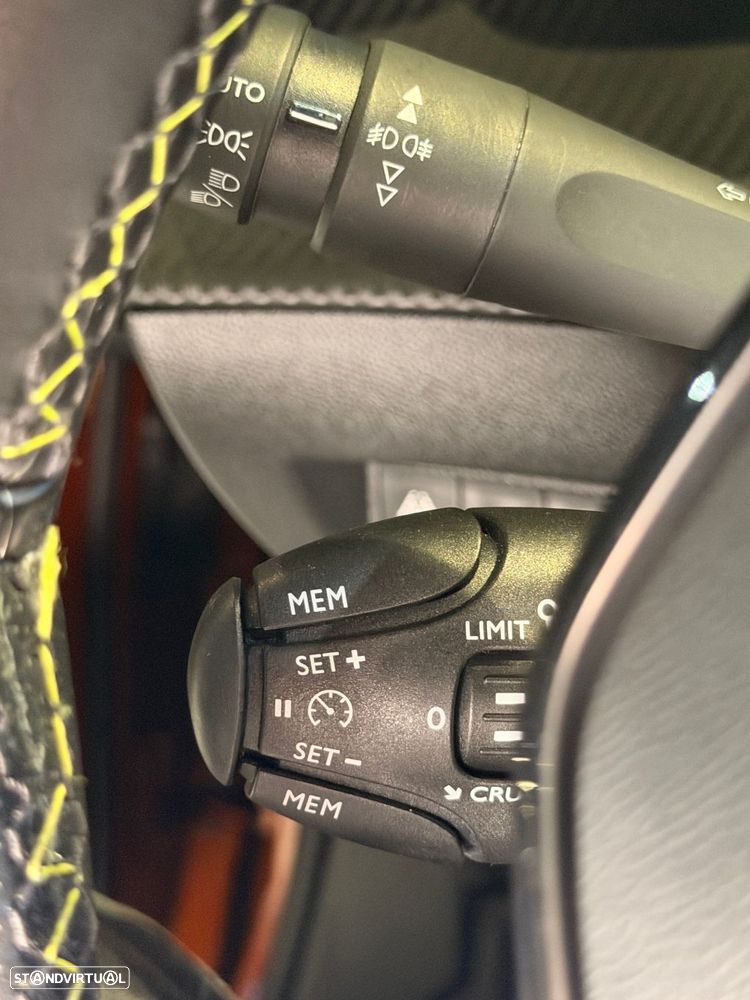 Peugeot 2008 1.2 PureTech GT Line - 29