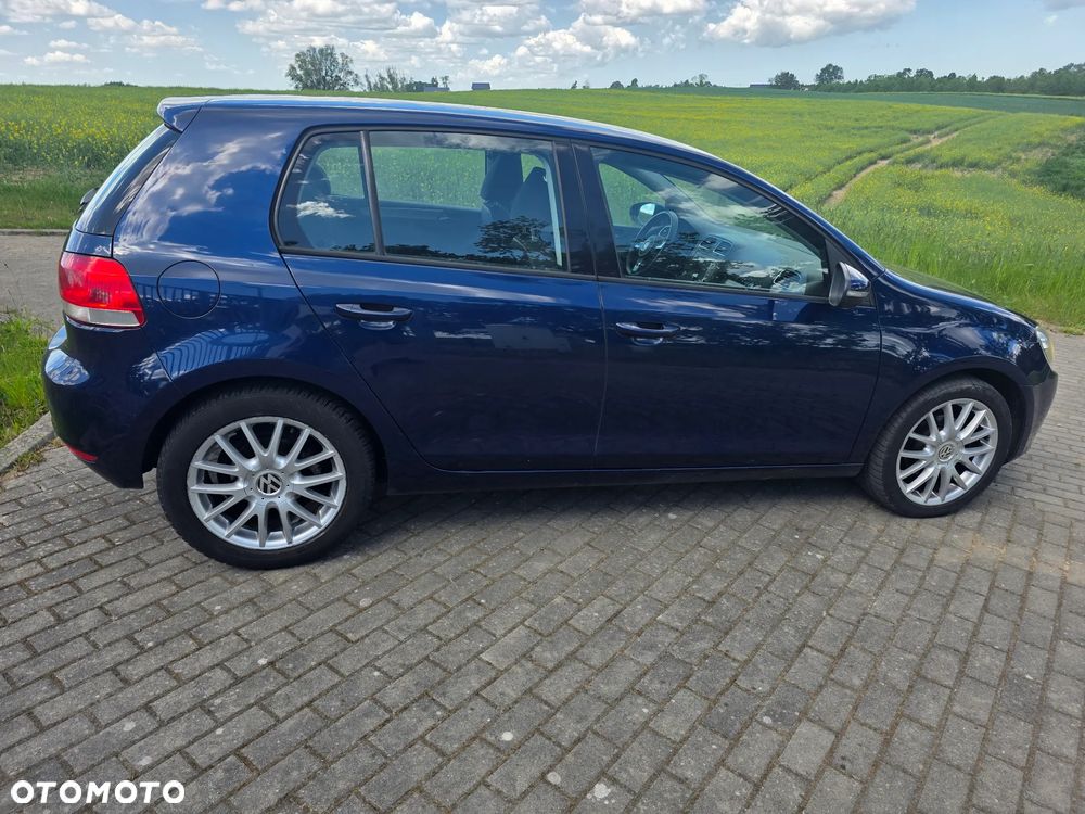 Volkswagen Golf - 6