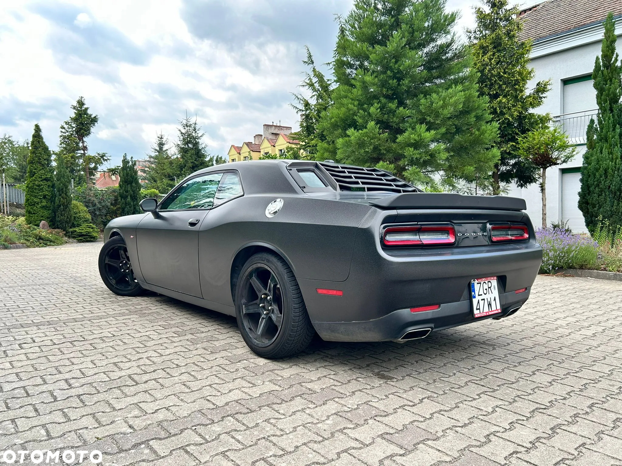 Dodge Challenger - 8